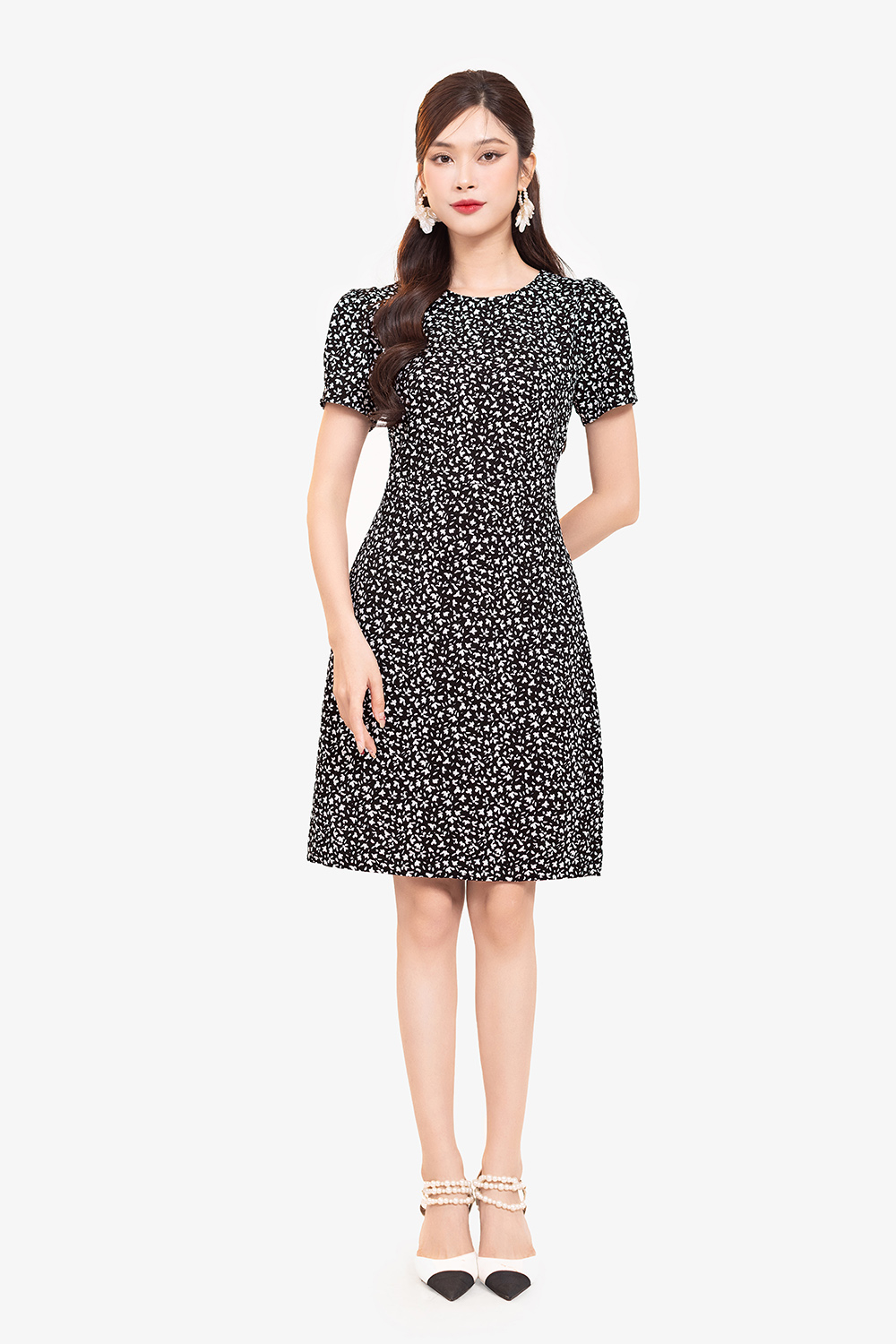 Đầm thun đen hoa nhí trắng dáng chữ A