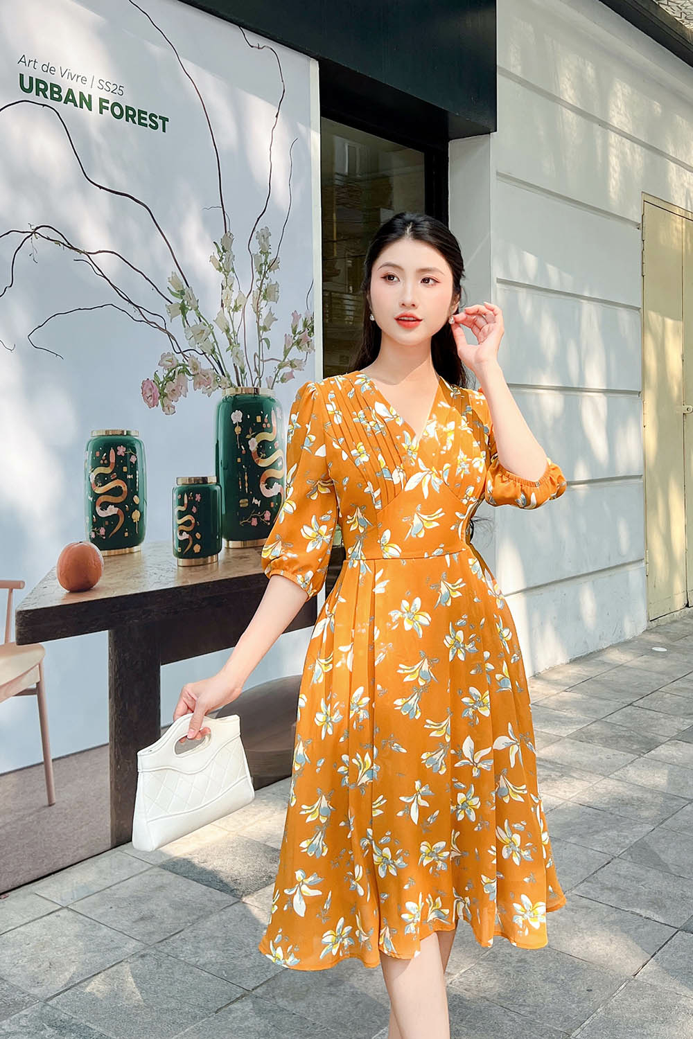 Đầm hoa vàng tay lửng dáng xòe