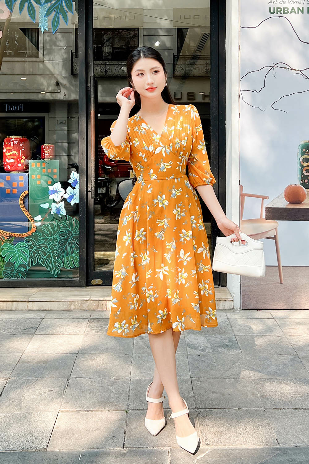 Đầm hoa vàng tay lửng dáng xòe