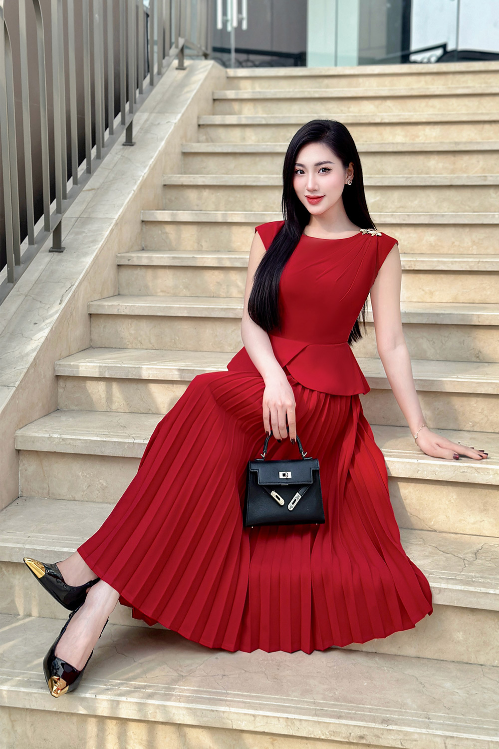 Đầm peplum dự tiệc màu đỏ xếp ly