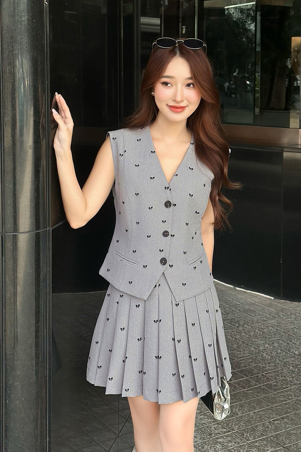 Chân váy ngắn xếp ly màu xám