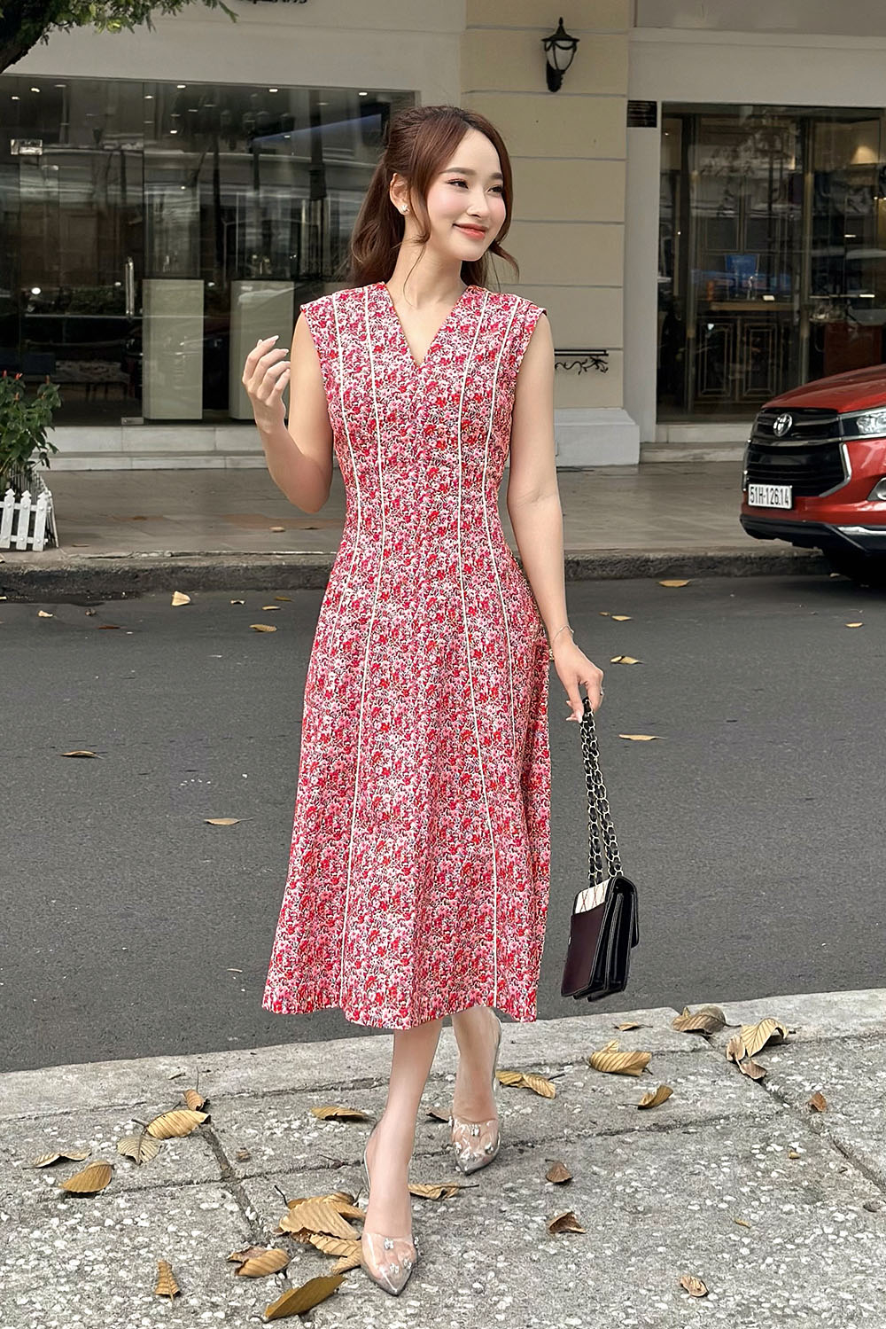 Đầm xòe hồng hoa nhí viền trắng