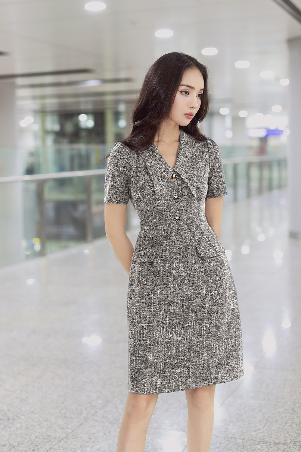 Đầm chữ A cổ sen nhọn tay ngắn