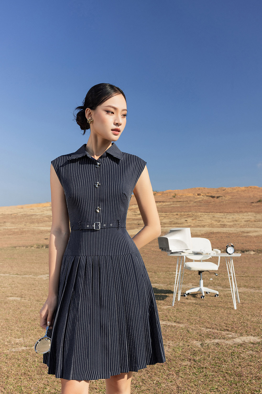 Đầm xếp ly kẻ sọc kèm thắt lưng KK174-32