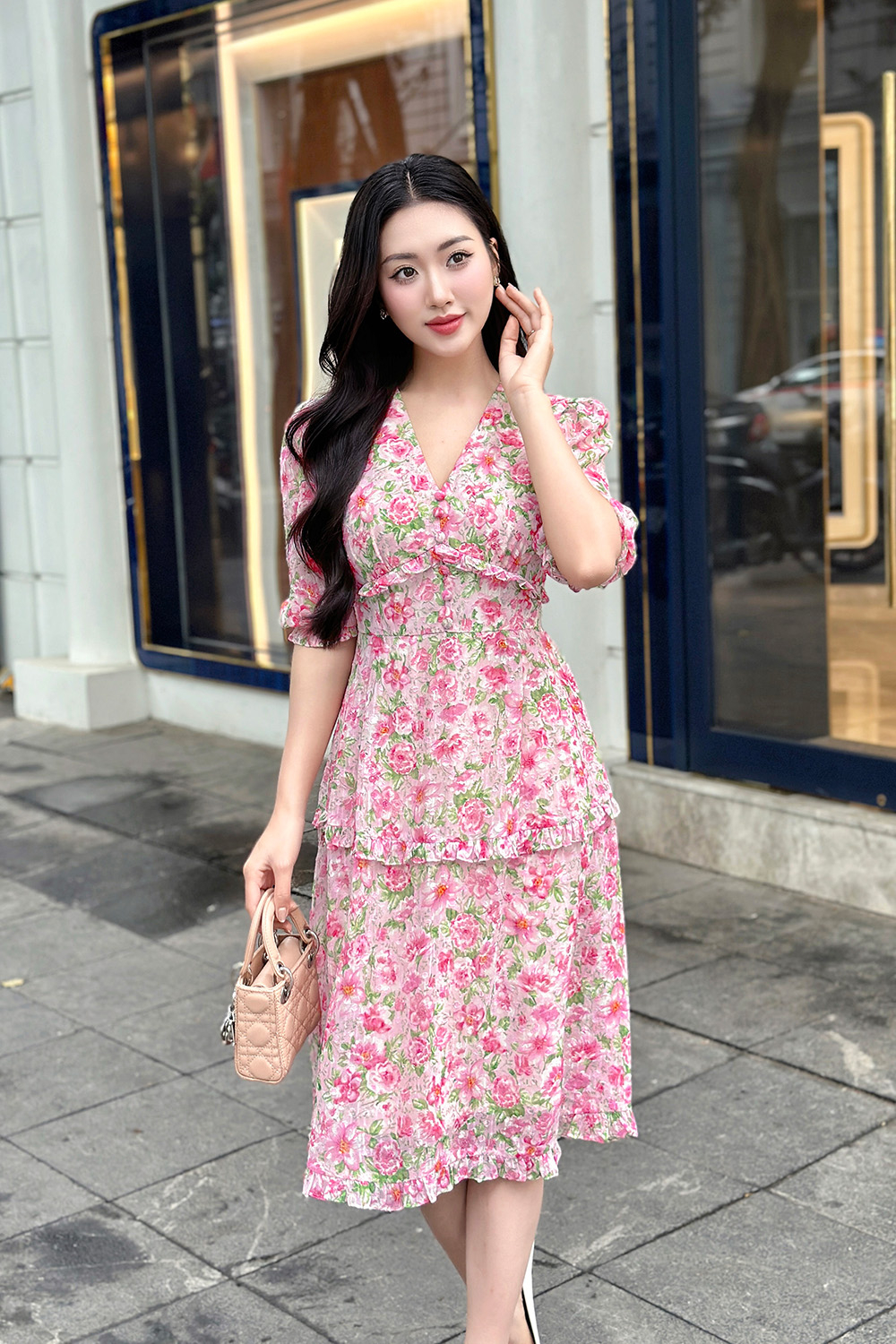 Đầm hoa dáng xòe cổ V viền bèo