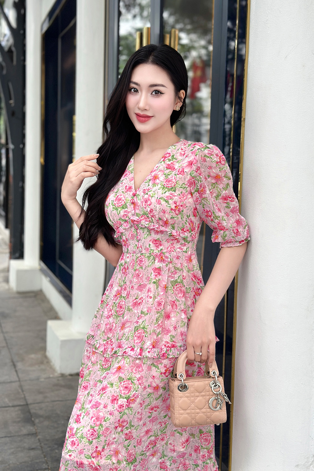 Đầm hoa dáng xòe cổ V viền bèo