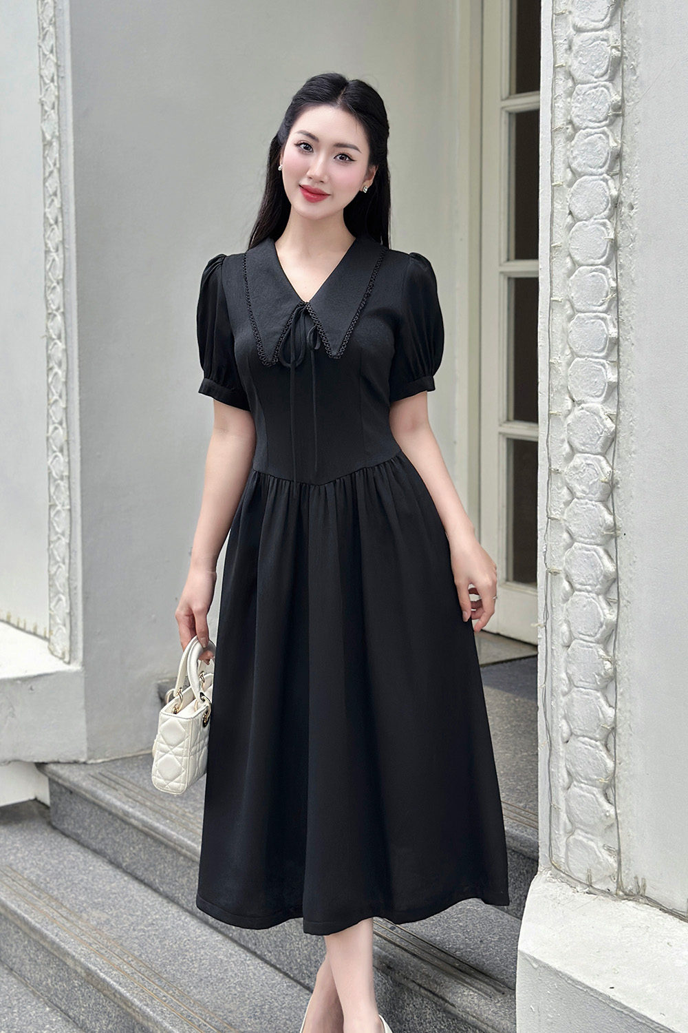 Đầm đen dáng xòe dài cổ sen nhọn HL30-08