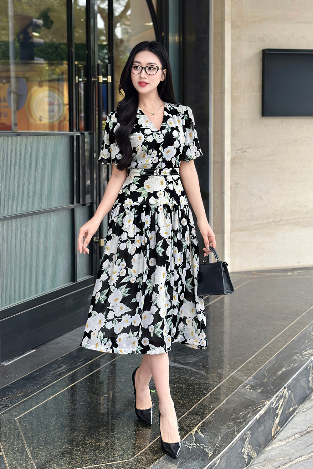 Đầm voan đen dáng xòe hoa trắng to bản KK174-29