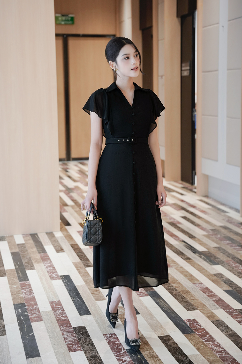 Đầm đen voan xòe dáng dài phối đai eo