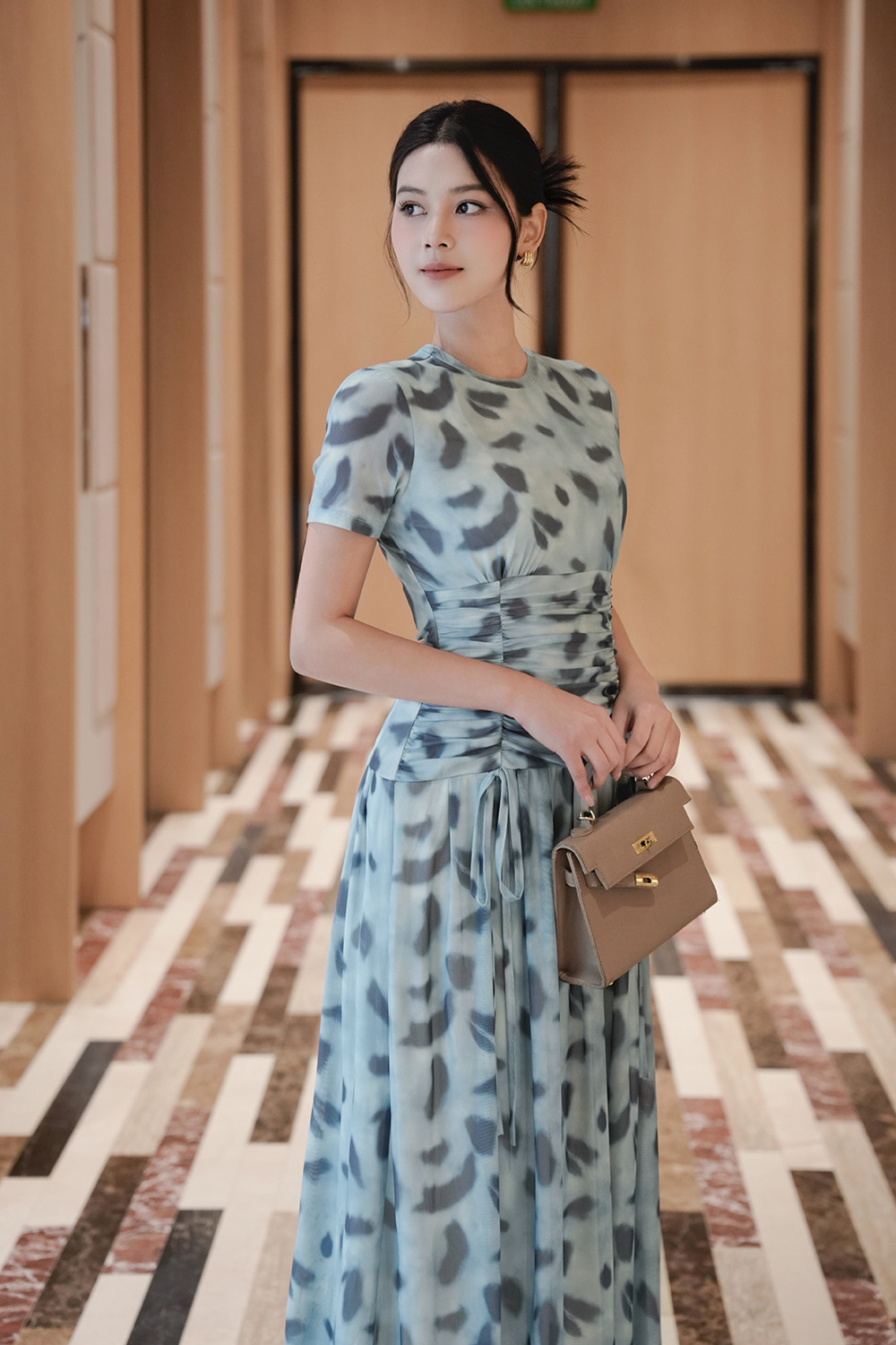 Đầm xanh dáng xòe dài họa tiết đen