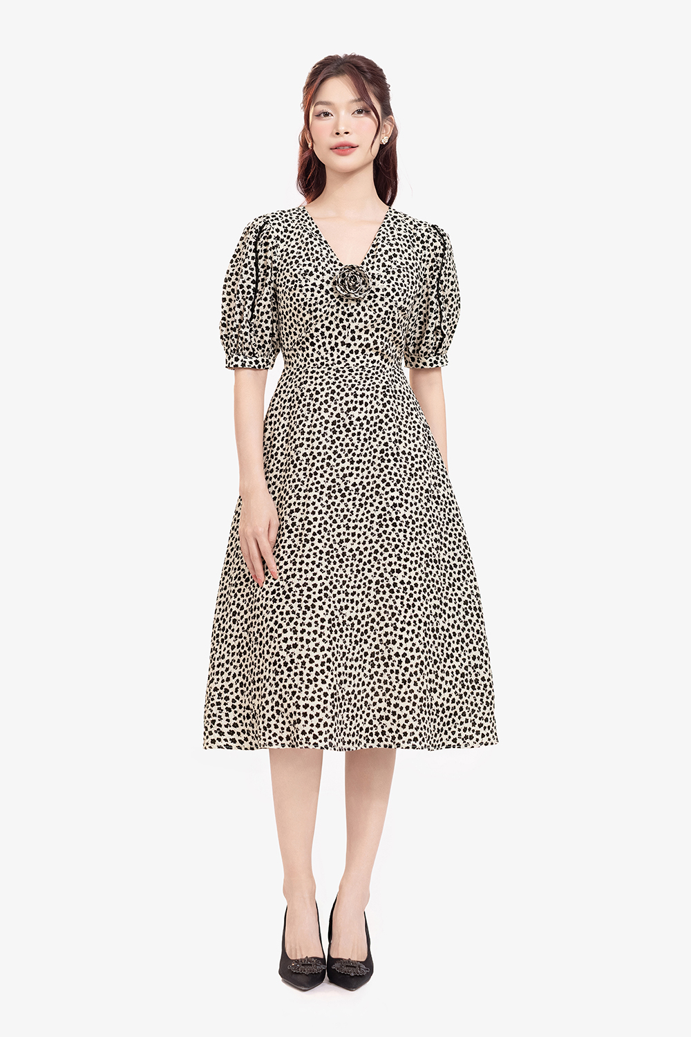 Đầm xòe chữ A hoa nhí cổ V đính hoa