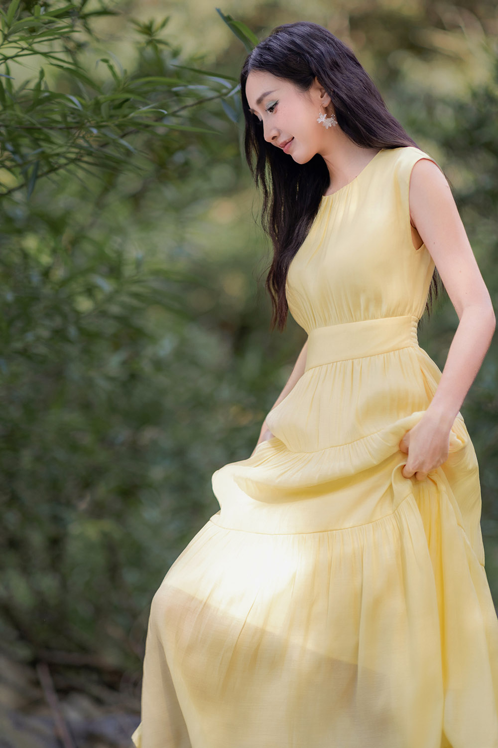 Đầm xòe dáng dài màu vàng nhấn eo HL30-18