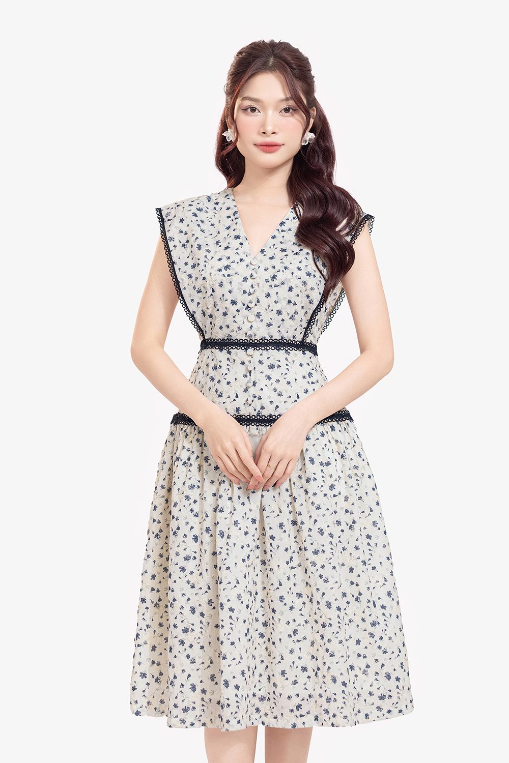 Đầm hoa nhí dáng xòe phối đăng ten