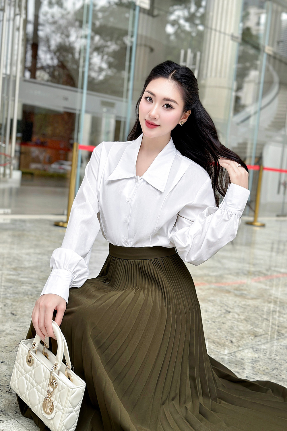 Áo sơ mi nữ màu trắng tay dài