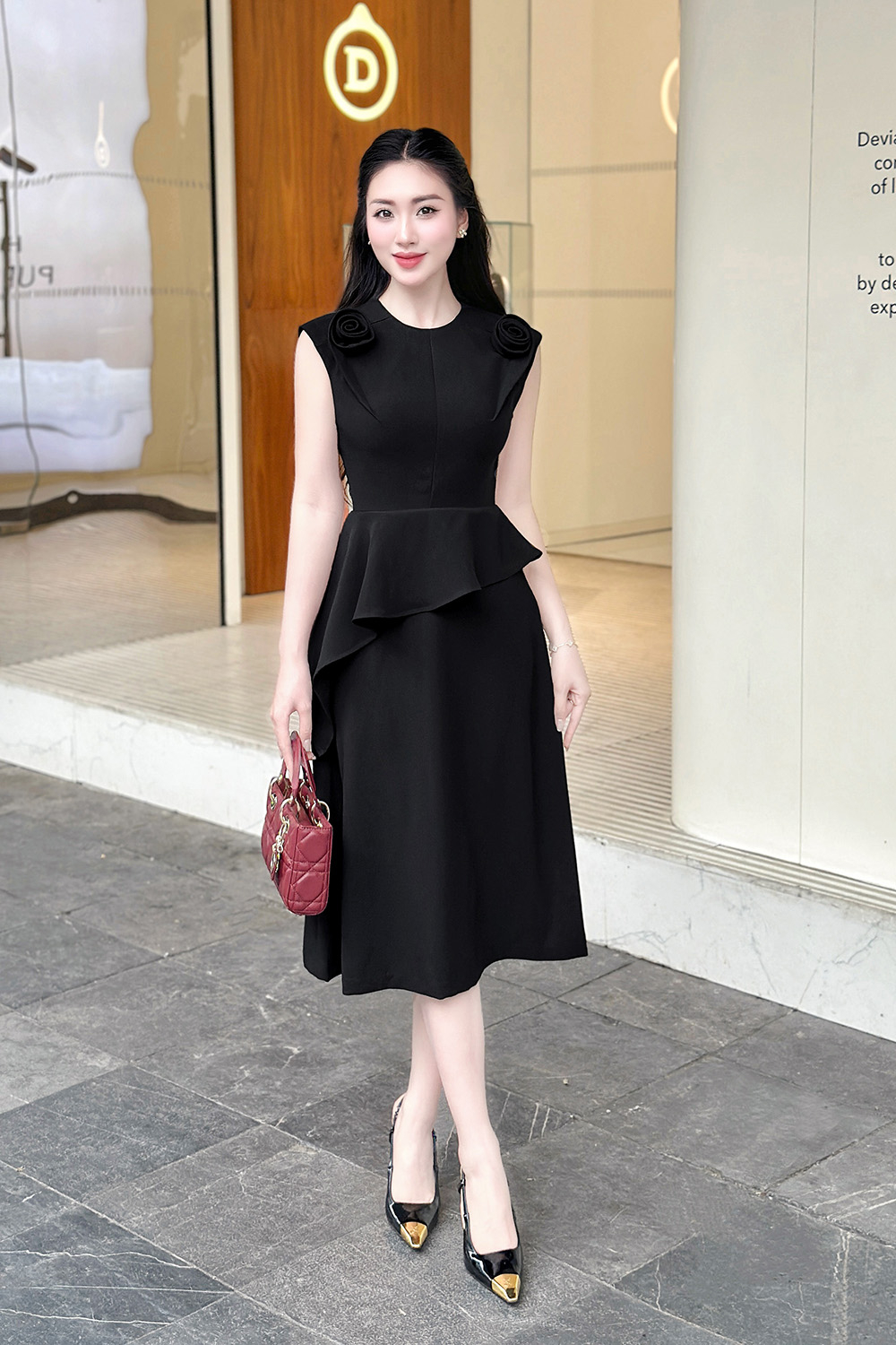 Đầm đen peplum dáng xòe đính hoa KK173-22
