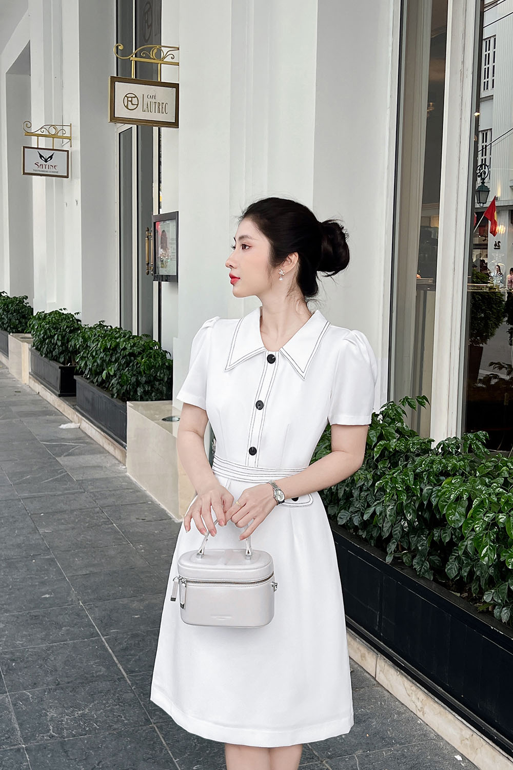 Đầm trắng công sở dáng chữ A tay ngắn