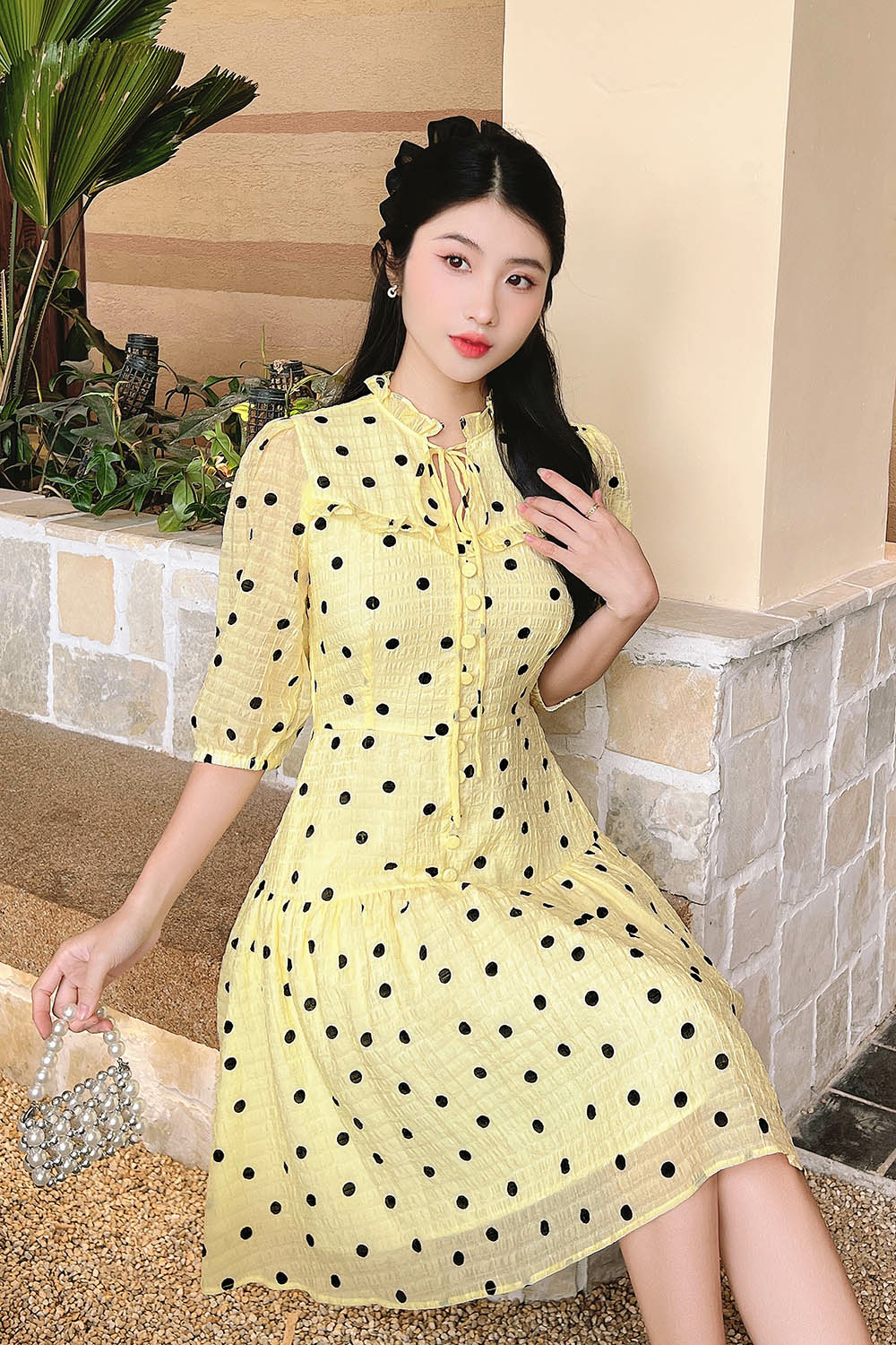 Đầm ngắn dáng xòe chấm bi nhấn eo màu vàng KK174-33