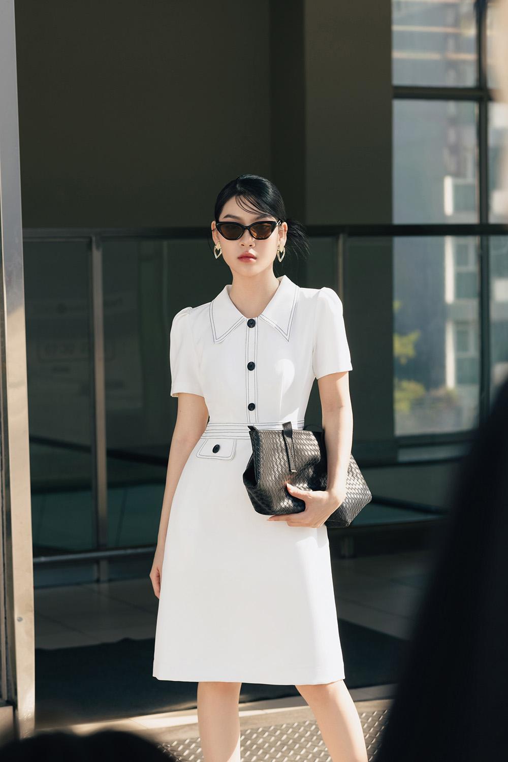 Đầm trắng công sở dáng chữ A tay ngắn