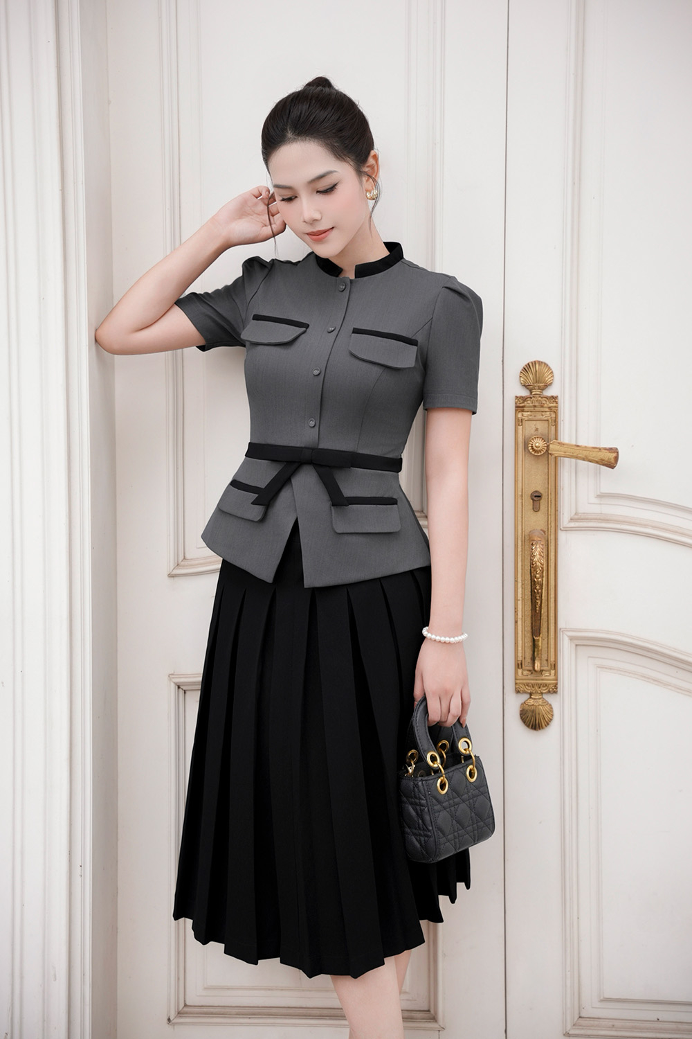Áo kiểu công sở nữ phối đen