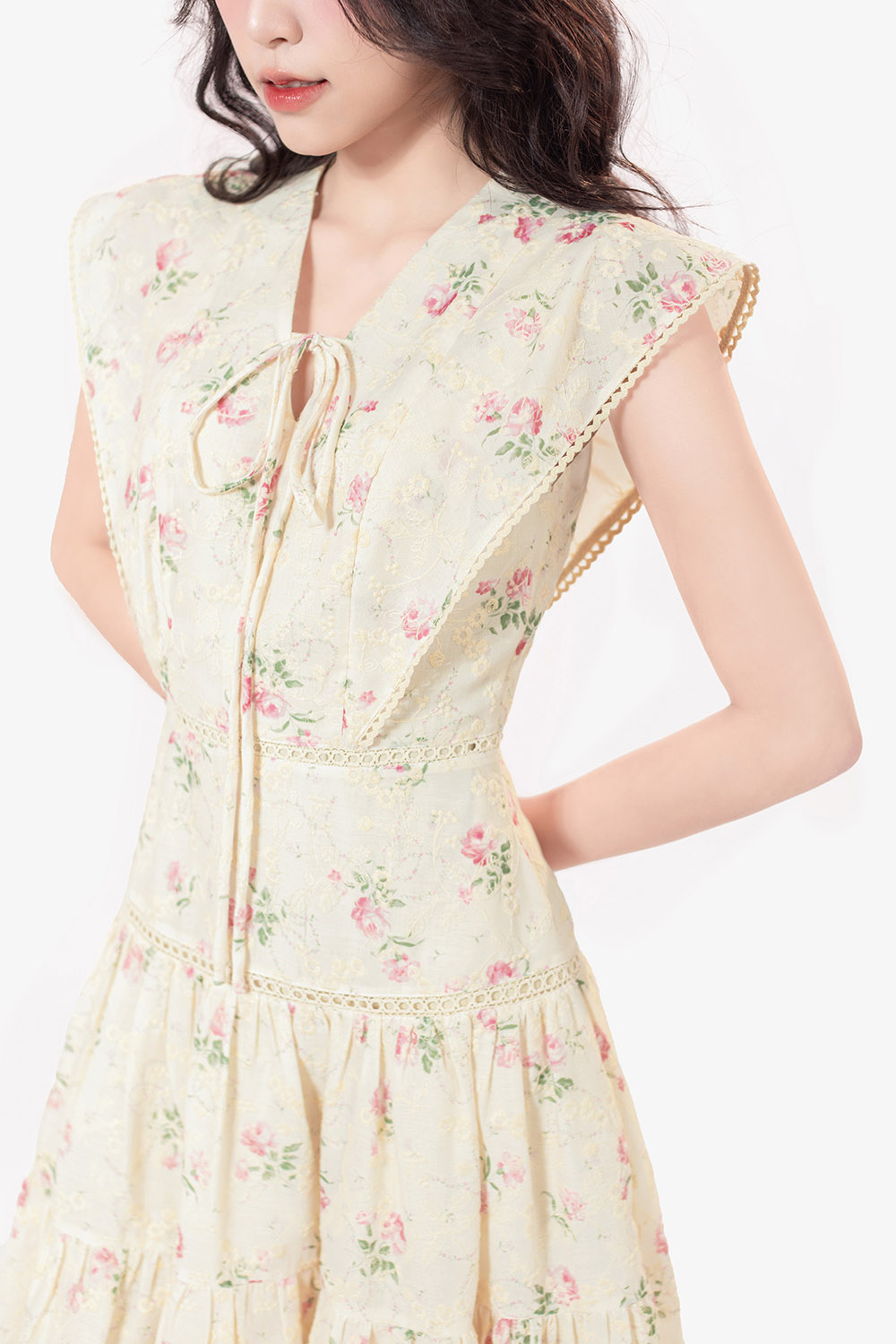 Đầm hoa dáng xòe viền đăng ten