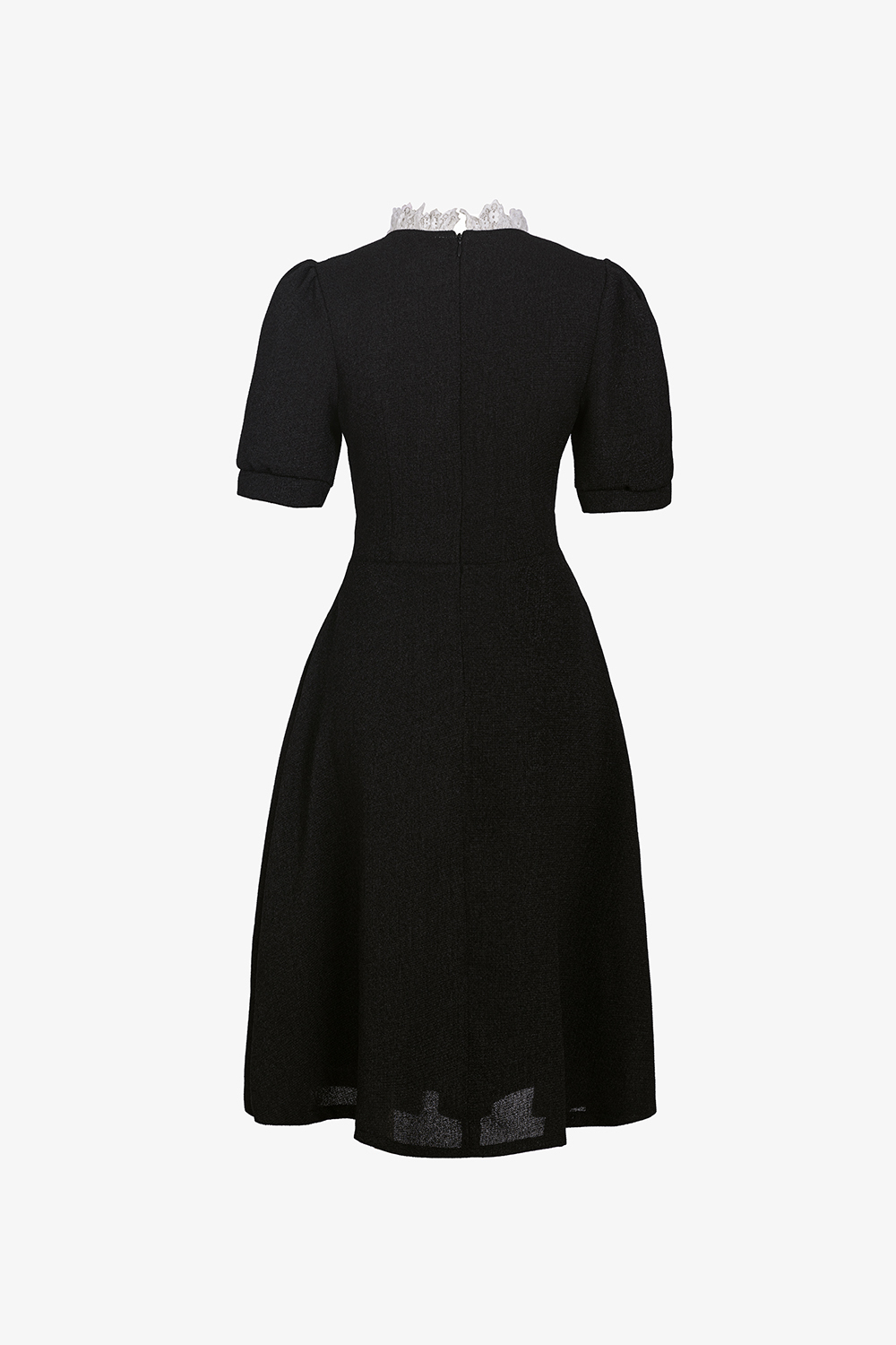 Đầm đen công sở dáng xòe phối ren trắng