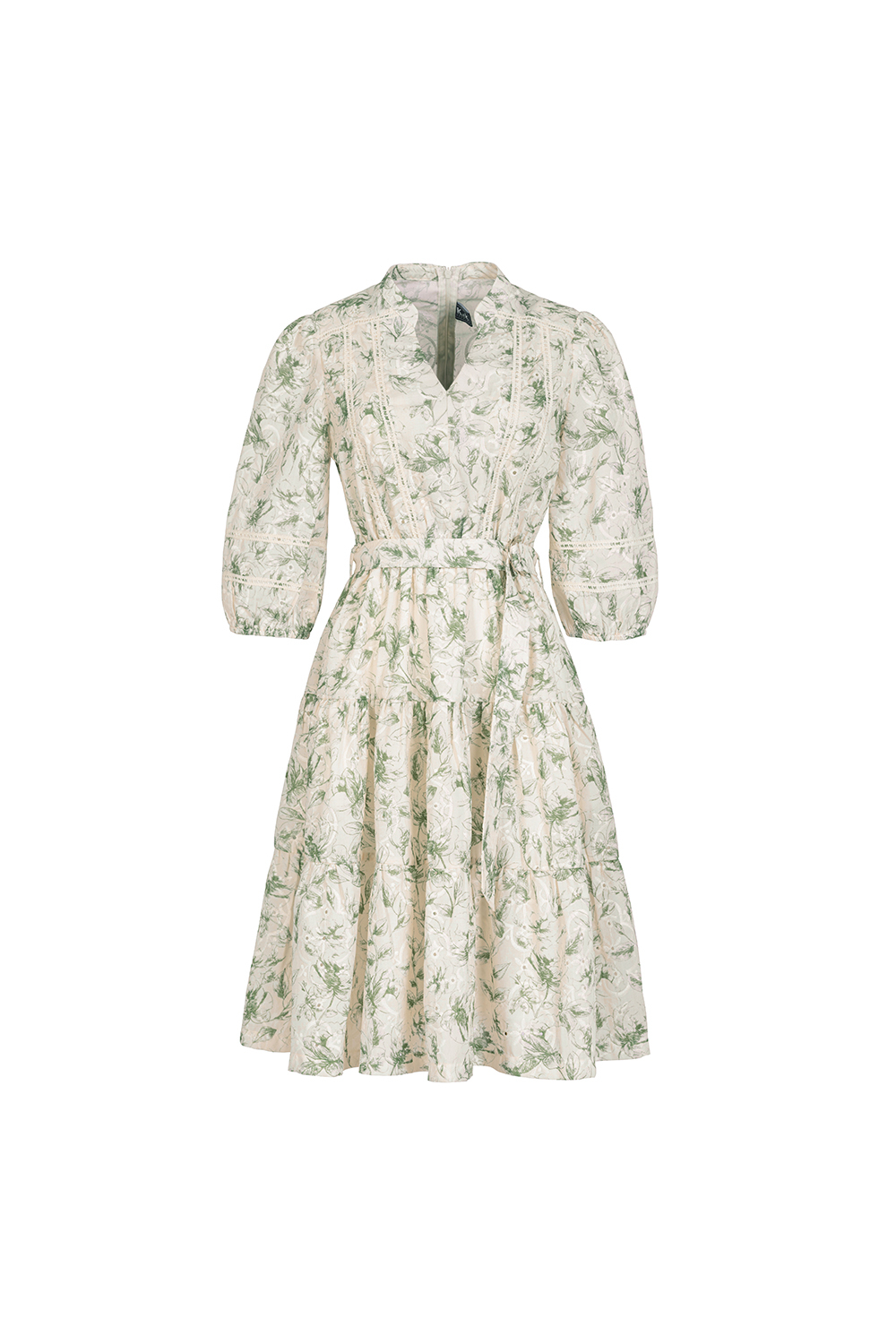 Đầm họa tiết dáng xòe chất xô thêu