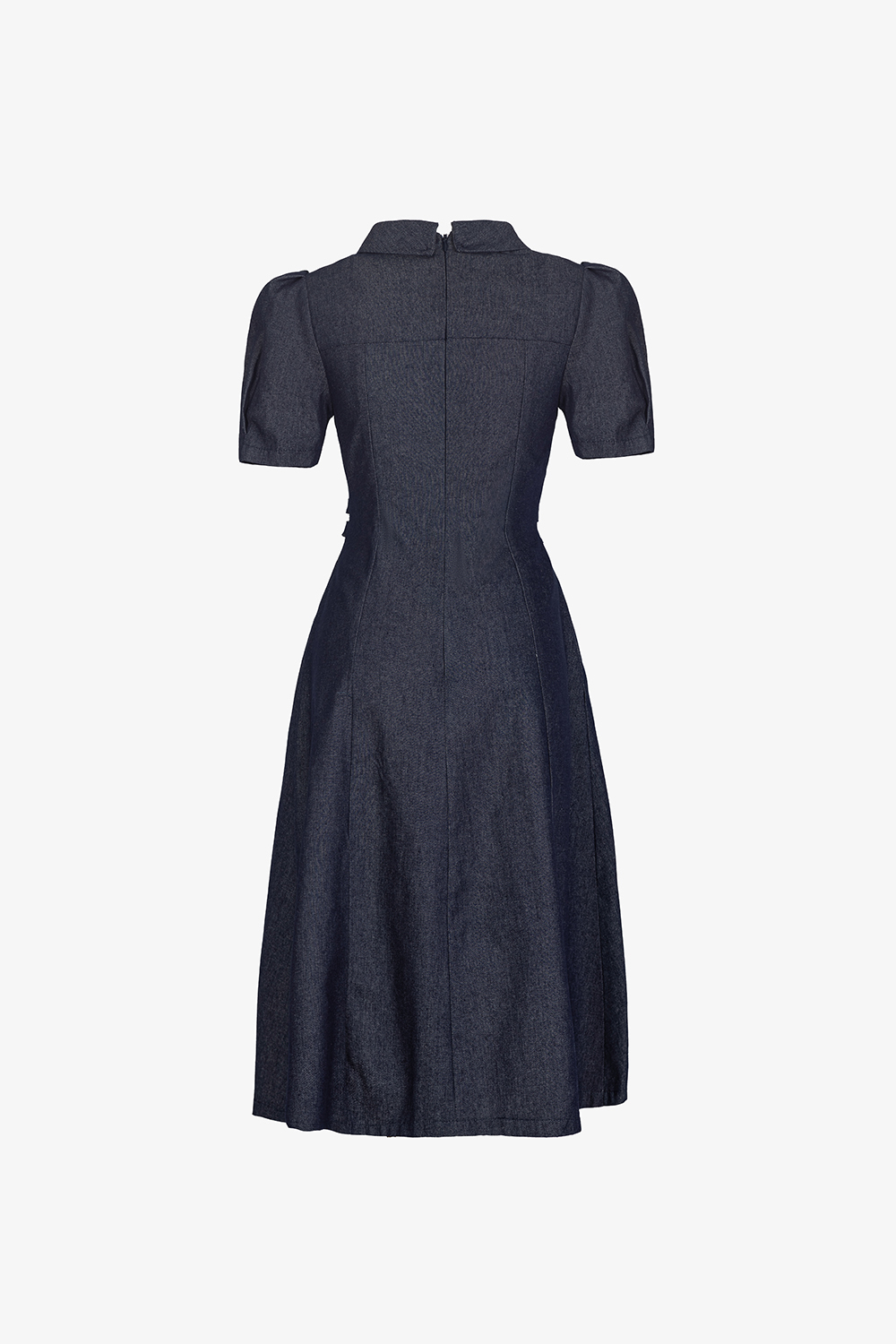 Đầm denim dáng xòe nhấn eo