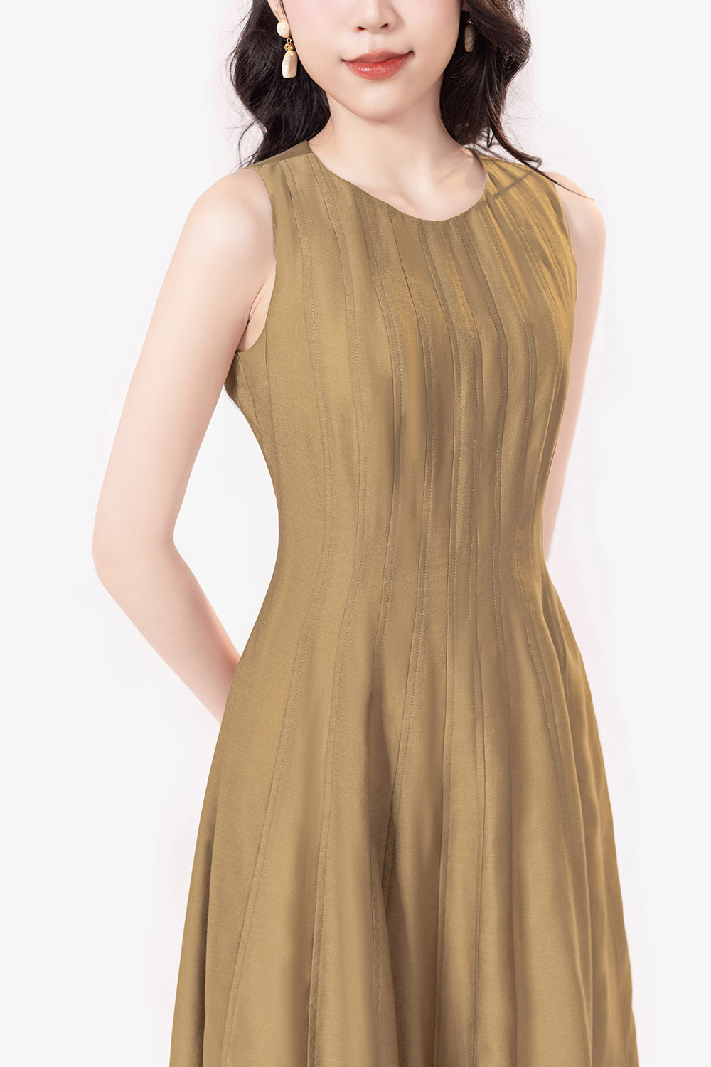 Đầm xòe dáng dài sát nách