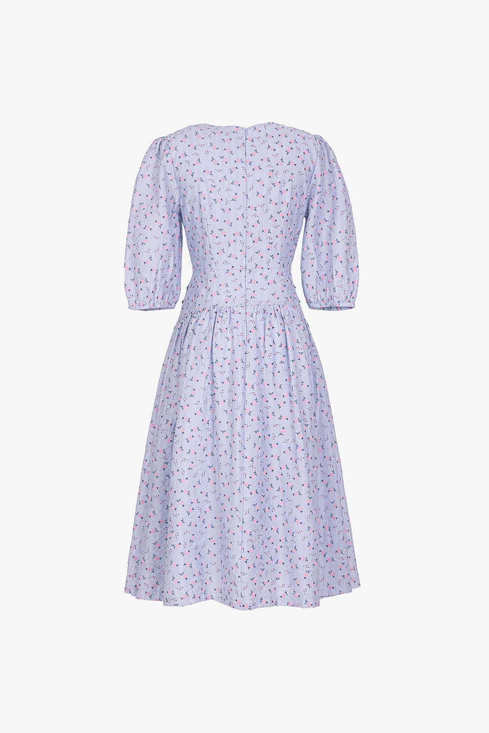 Đầm xòe hoa nhấn eo viền đăng ten