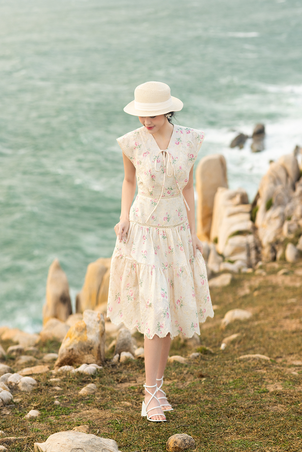 Đầm hoa dáng xòe viền đăng ten