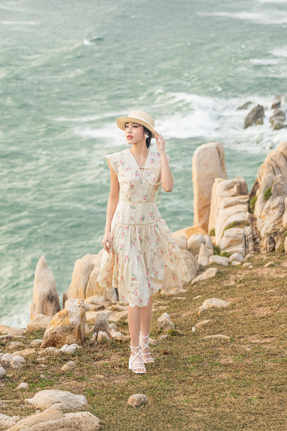 Đầm hoa dáng xòe viền đăng ten HL30-24