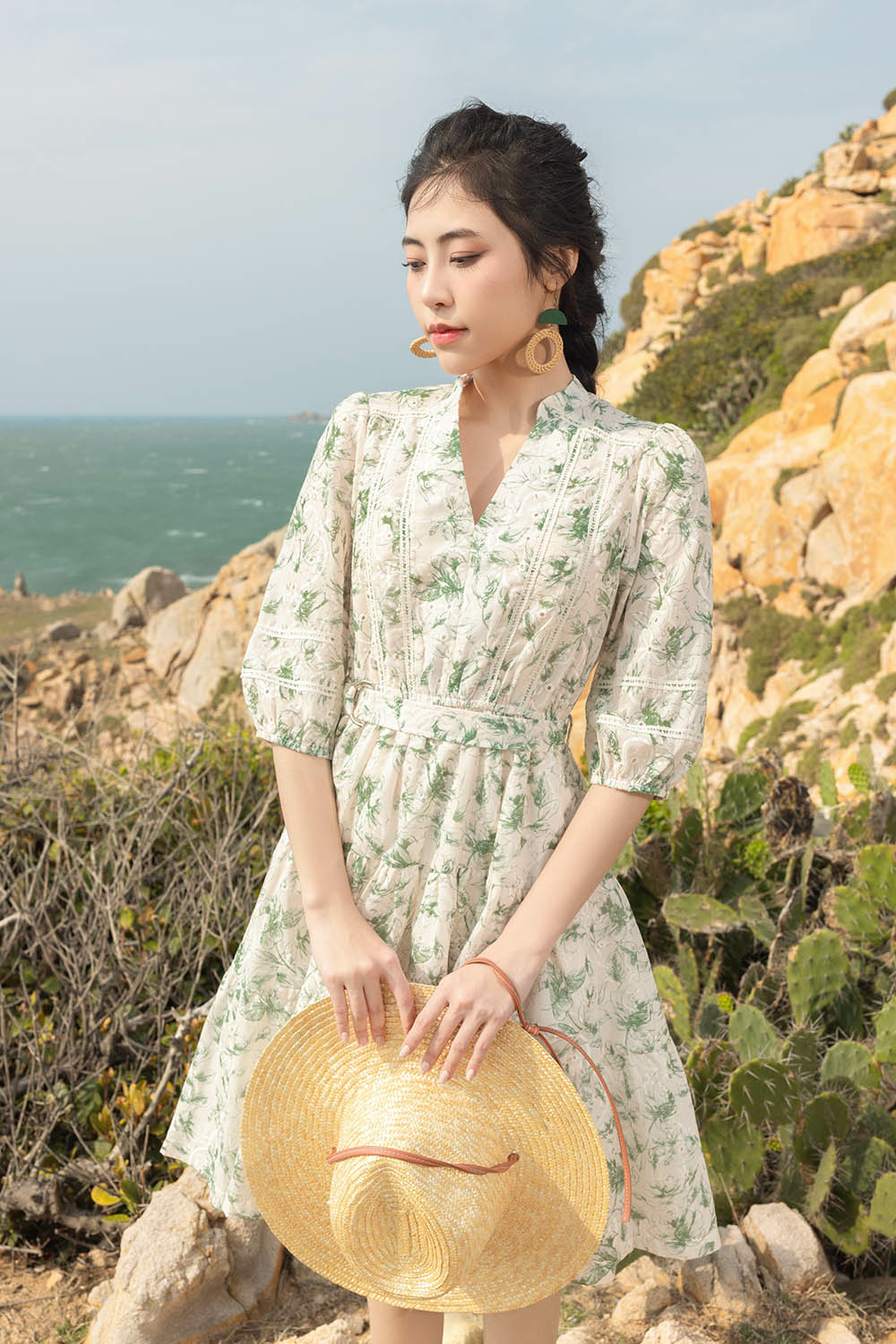 Đầm họa tiết dáng xòe chất xô thêu