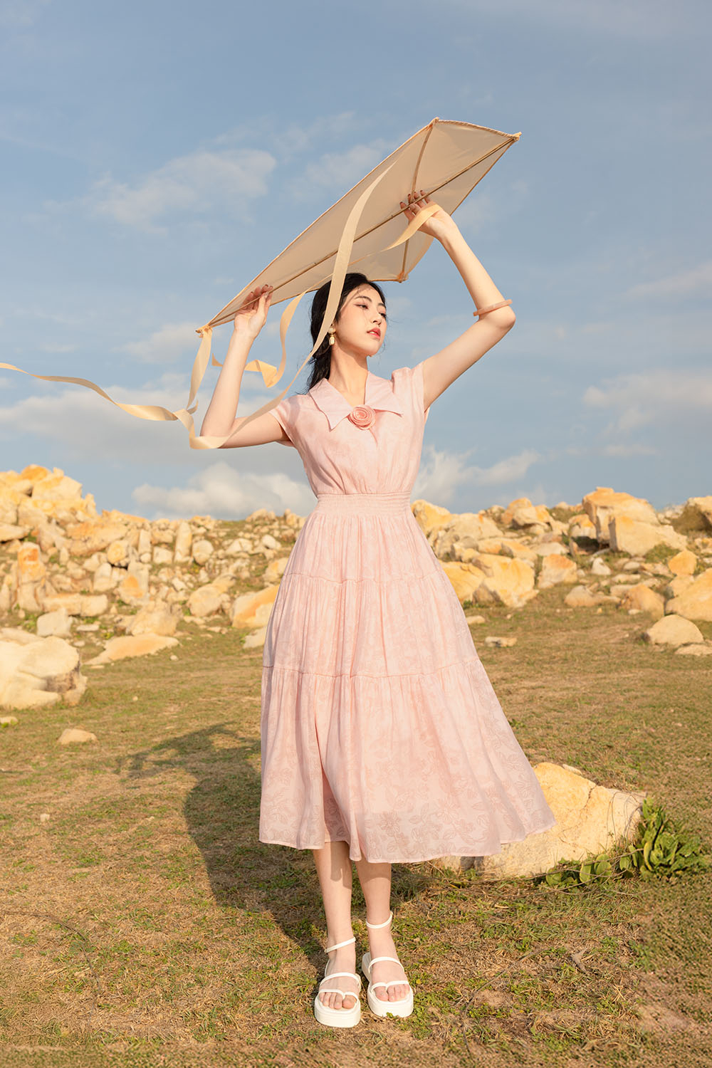 Đầm hồng xòe dài cổ sơ mi đính hoa KK175-05