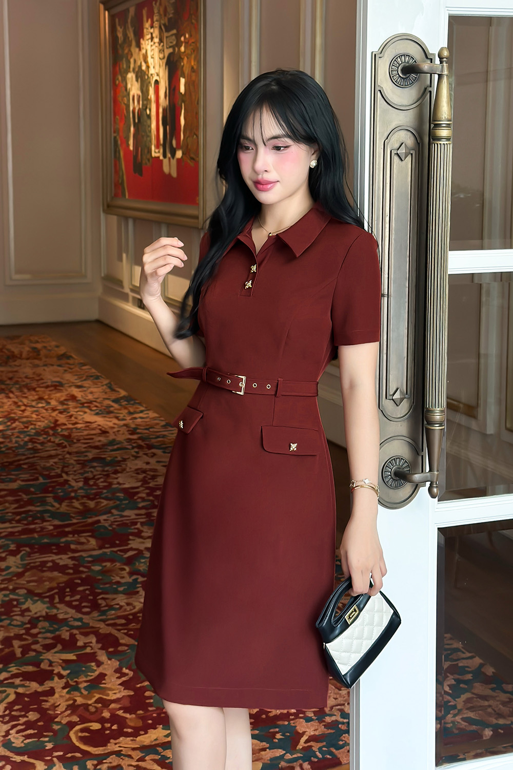 Đầm đỏ dáng chữ A kèm thắt lưng