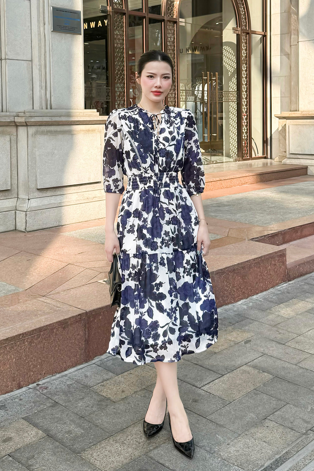 Đầm họa tiết dáng xòe đuôi cá tay lỡ