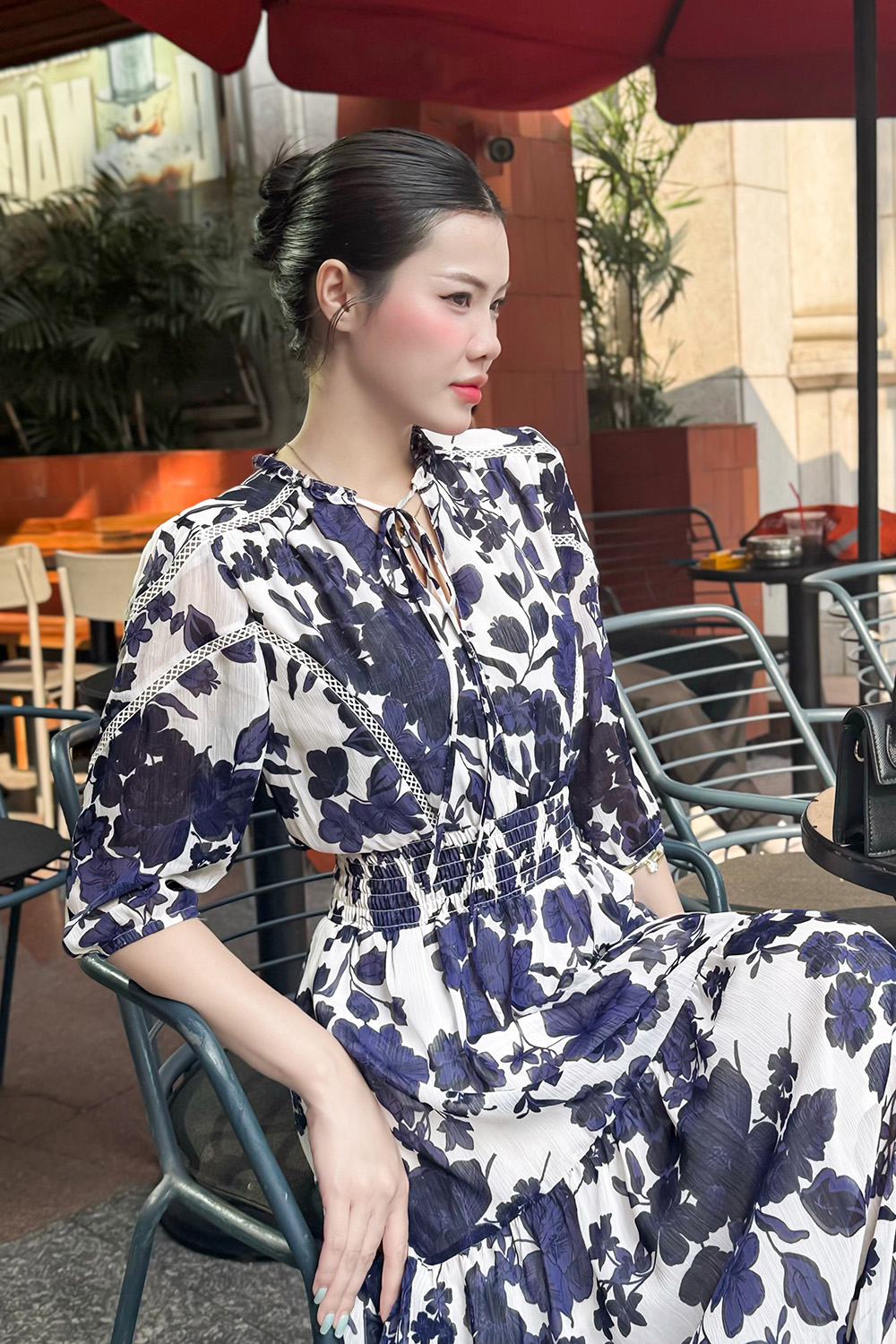 Đầm họa tiết dáng xòe đuôi cá tay lỡ