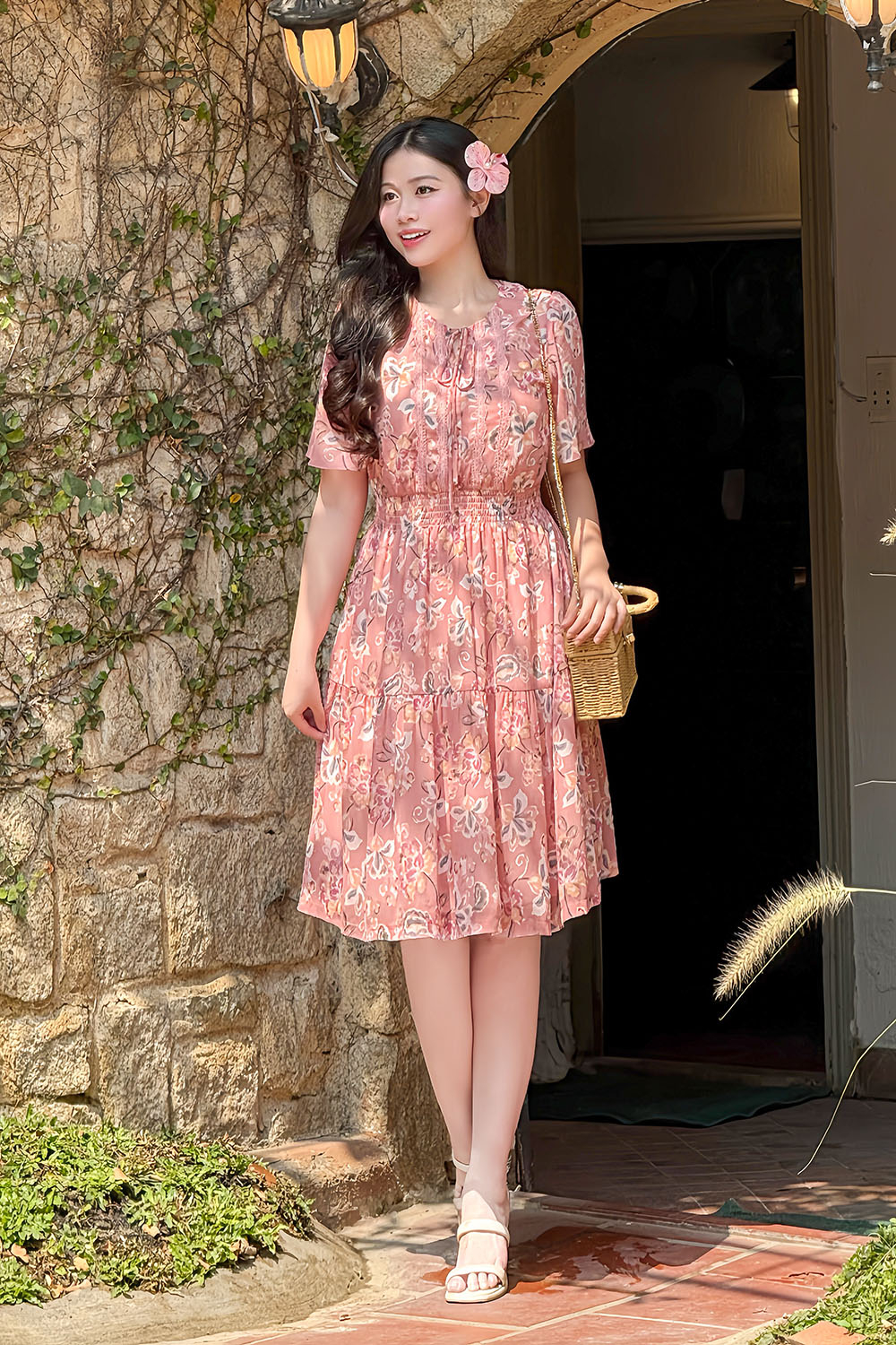 Đầm hoa xòe tay lửng eo bo chun