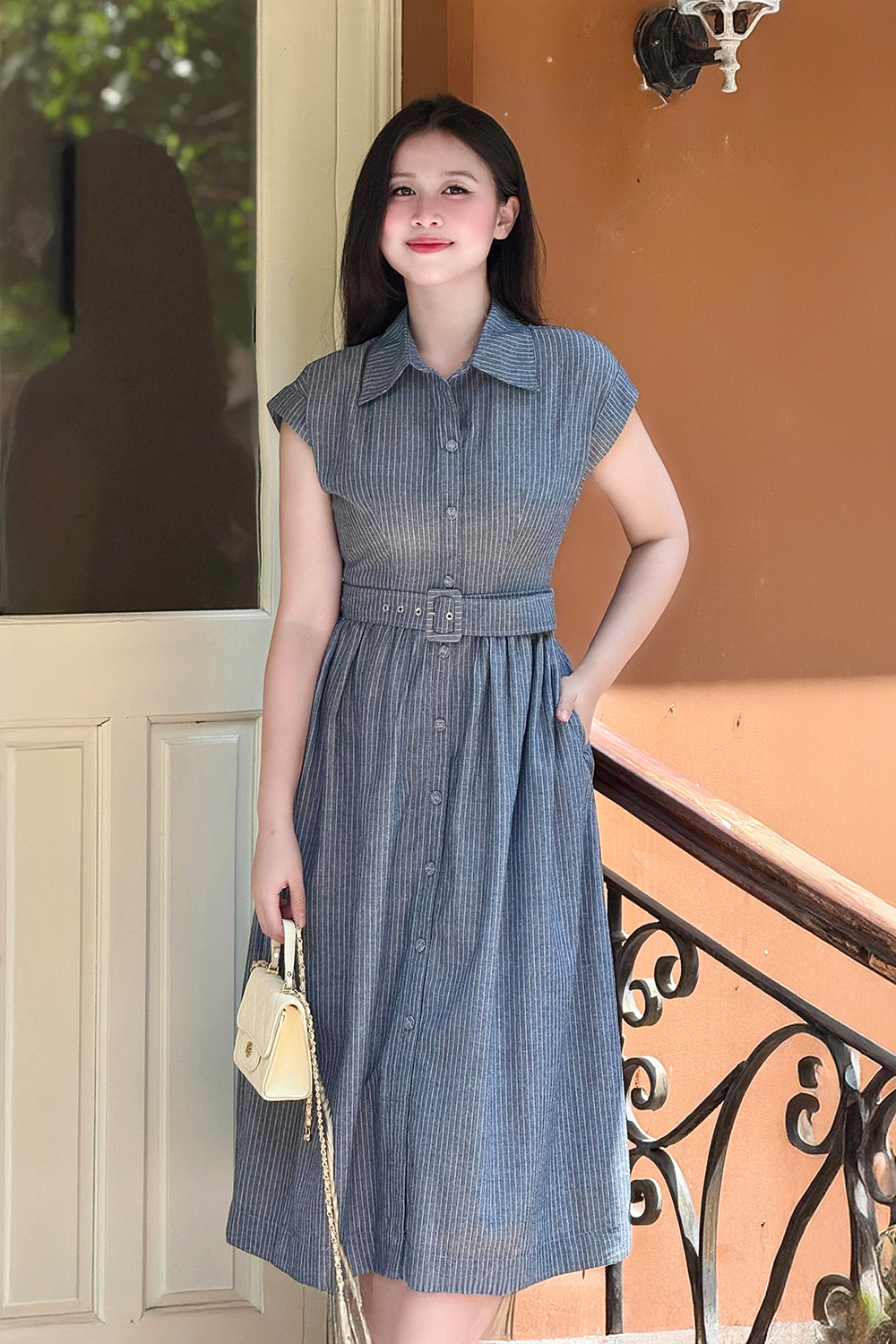 Mẫu váy kẻ sọc dành cho người béo bụng