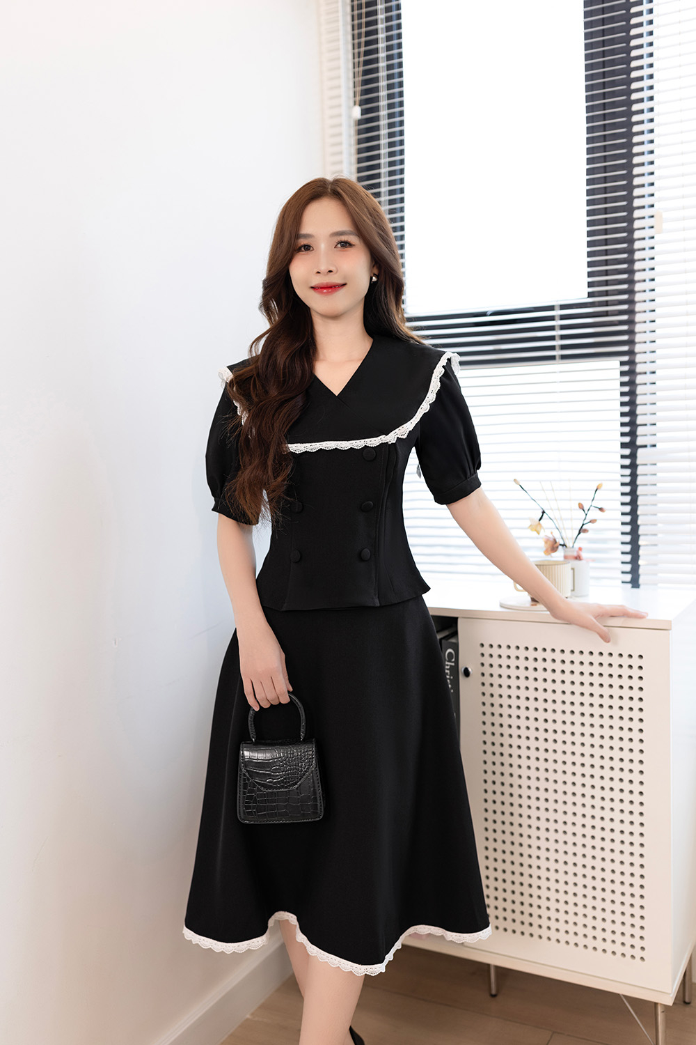 Áo kiểu công sở nữ màu đen ASM23-10