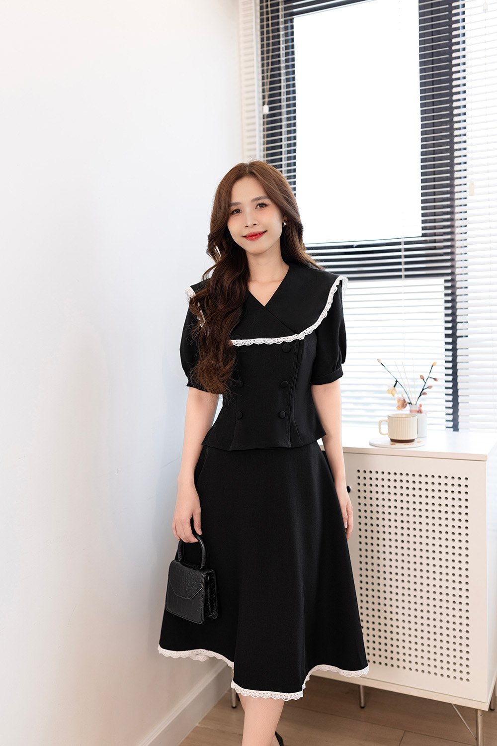 Áo kiểu công sở nữ màu đen