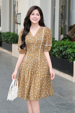 Đầm xòe hoa nhí viền đăng ten