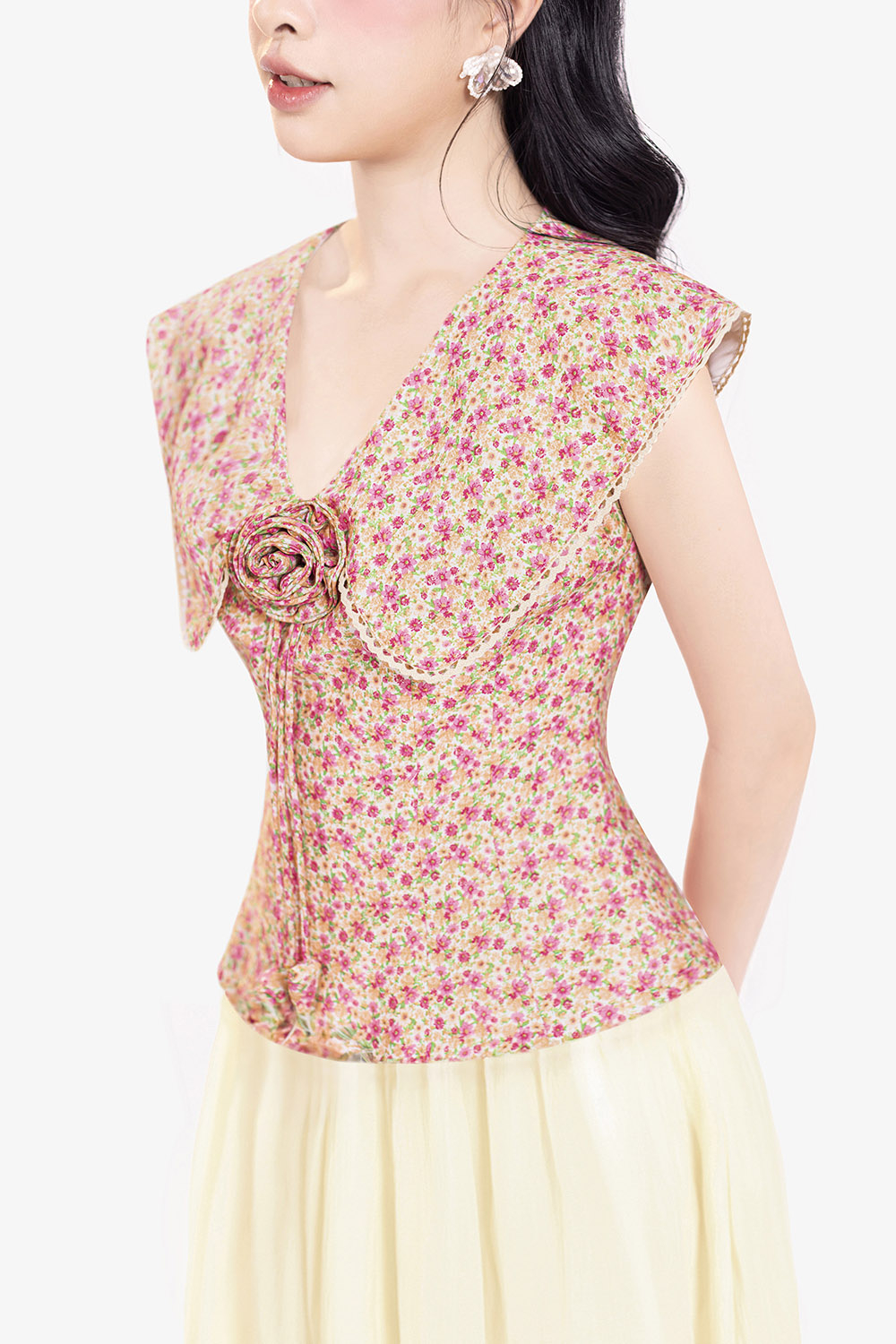 Áo kiểu hoa nhí nữ cổ đính hoa