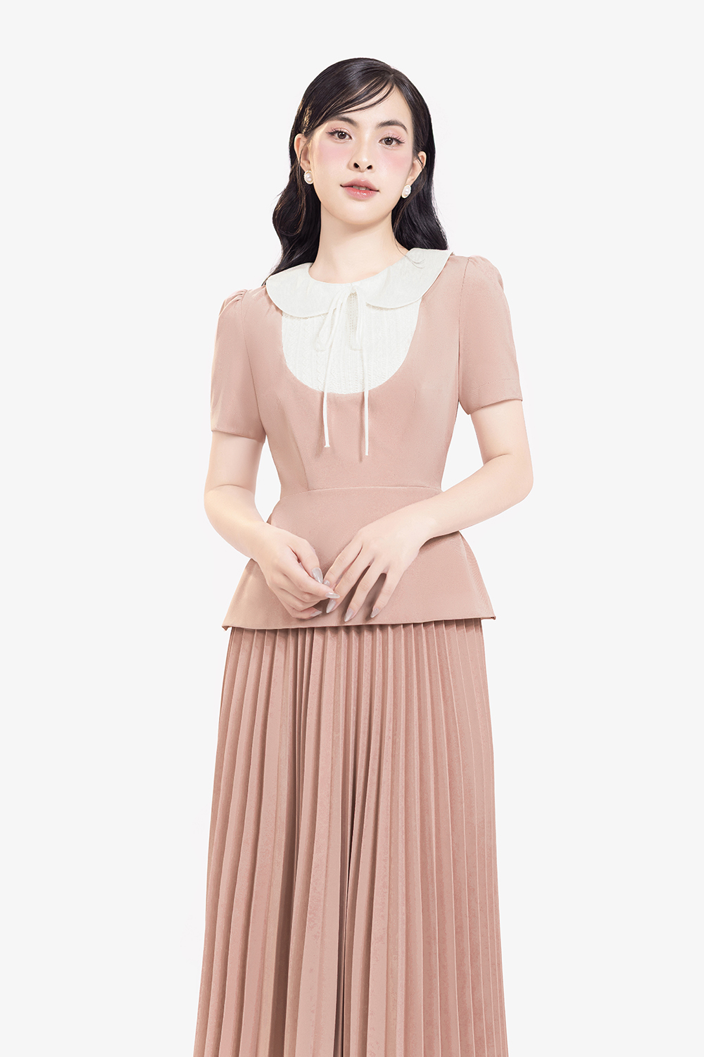 Áo kiểu nữ màu hồng phối cổ sen trắng