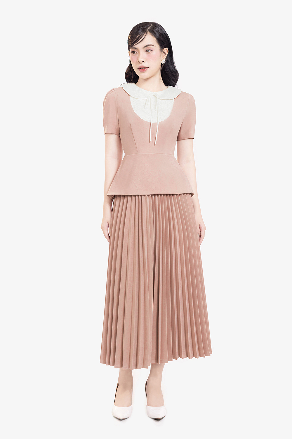 Áo kiểu nữ màu hồng phối cổ sen trắng