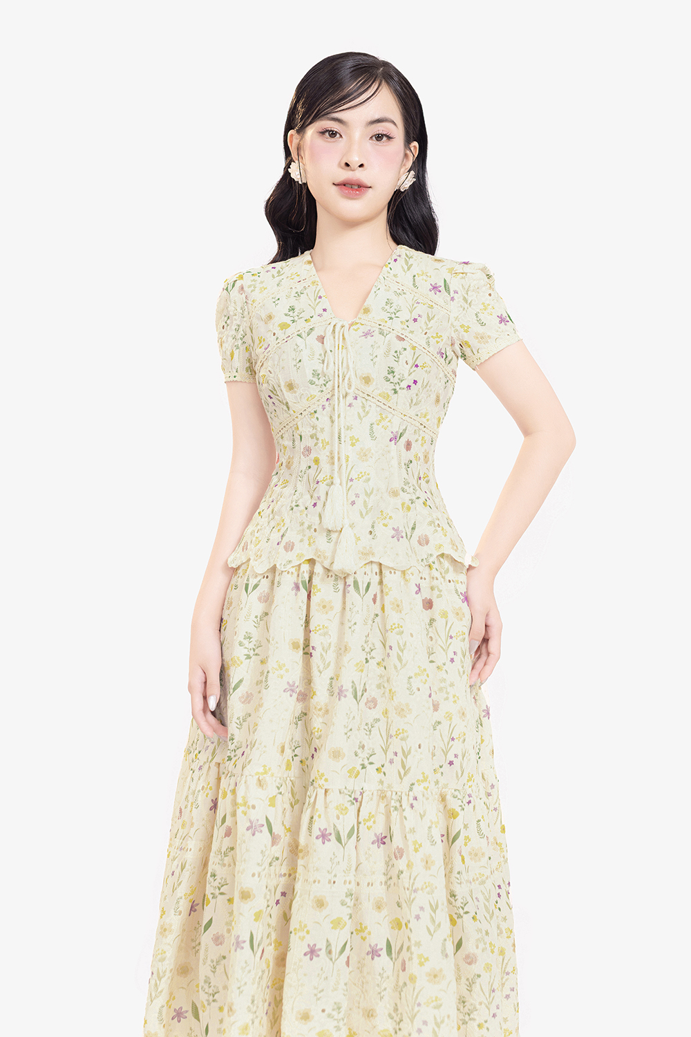 Áo kiểu nữ họa tiết hoa viền đăng ten