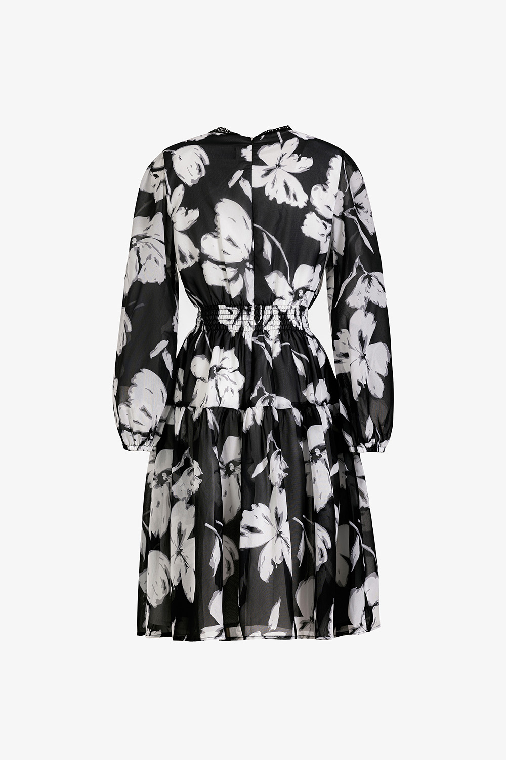 Đầm voan đen tay dài họa tiết hoa trắng