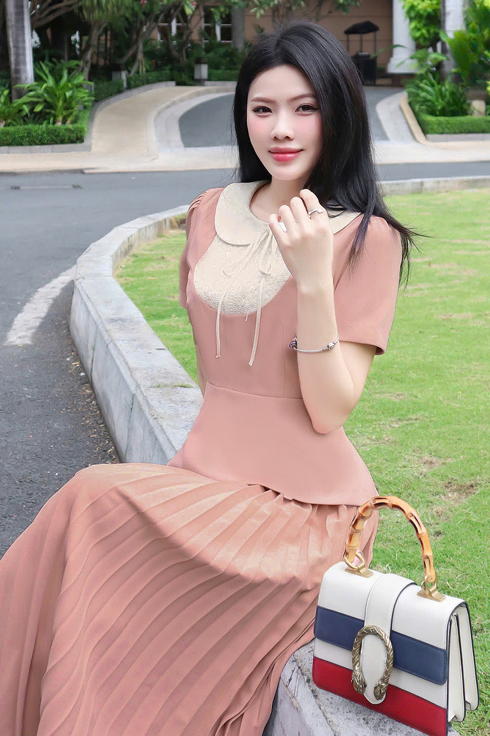 Áo kiểu nữ màu hồng phối cổ sen trắng ASM23-40