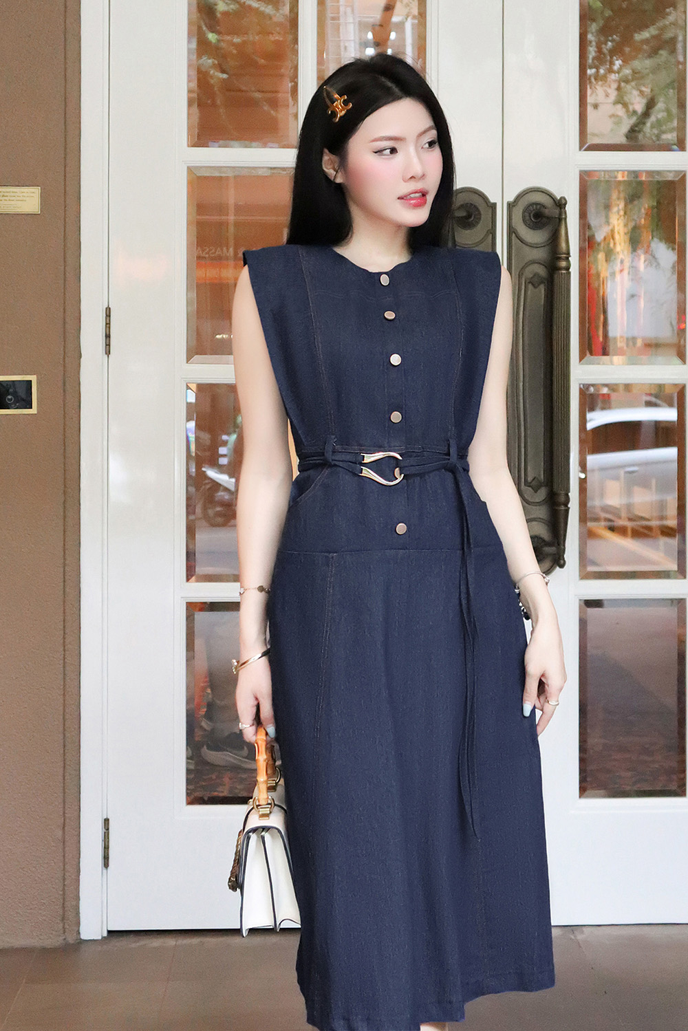 Đầm denim dáng chữ A phối thắt eo