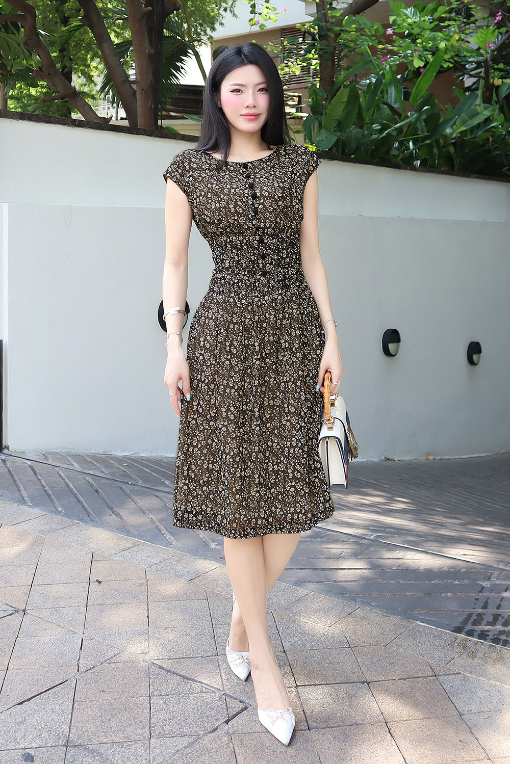 Đầm hoa nhí dáng xòe nhấn eo xếp ly