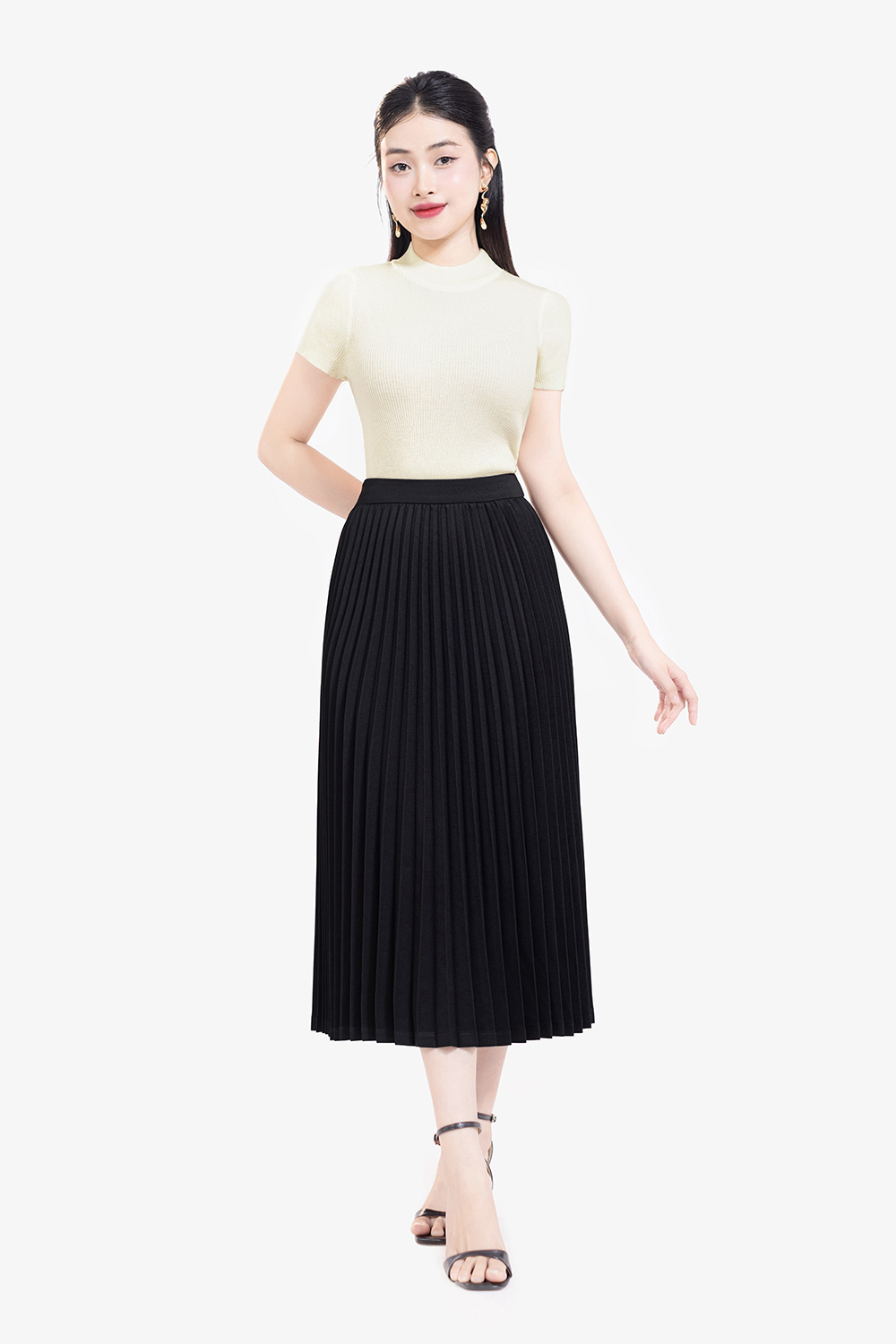 Áo len dệt kim nữ màu kem